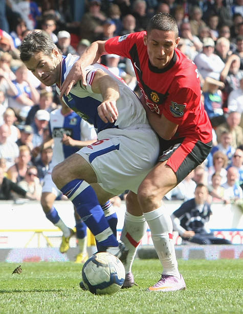 通过紧密的 通过紧密的